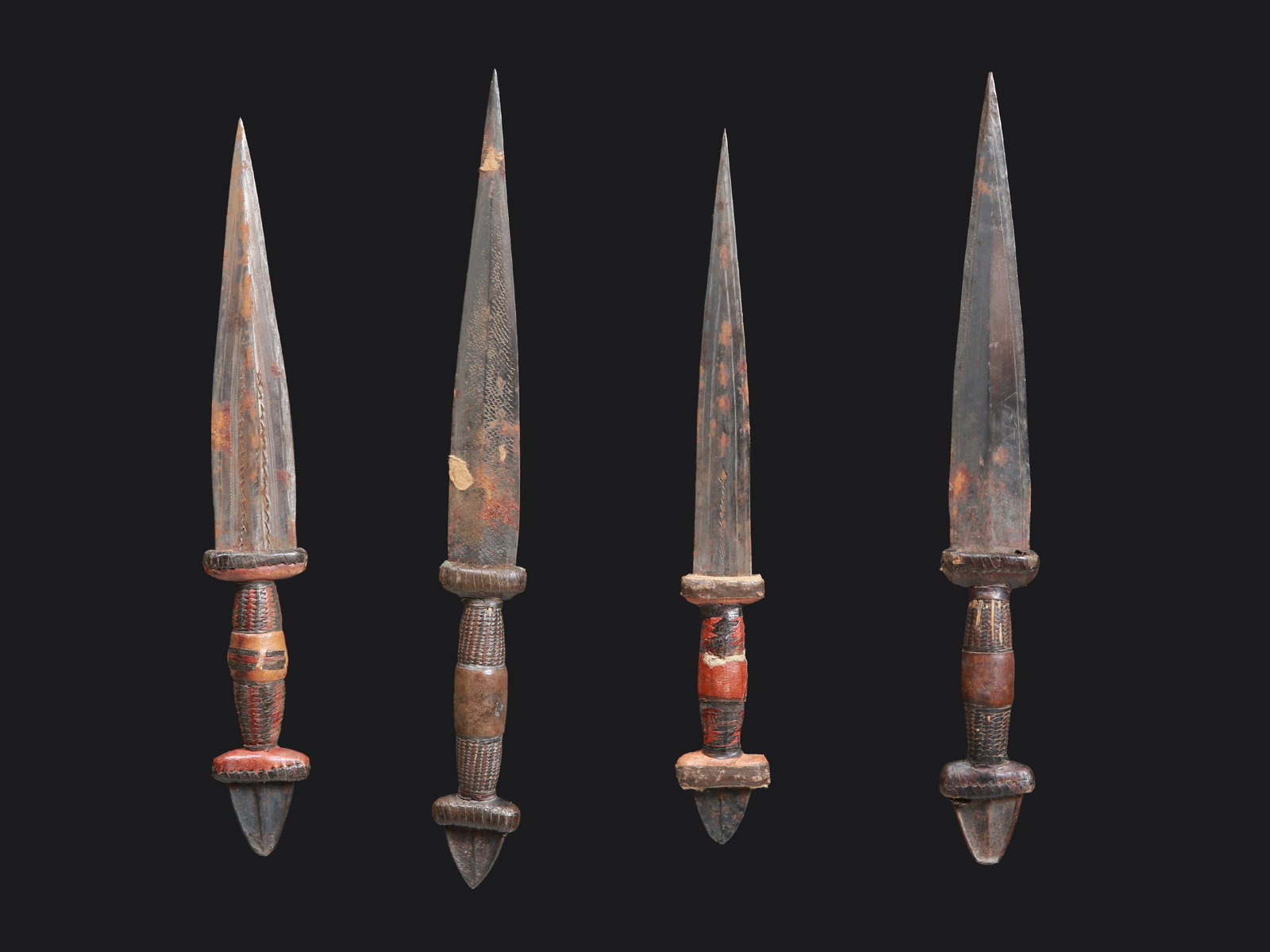 4 Tuareg Daggers with Sheaths - 4
