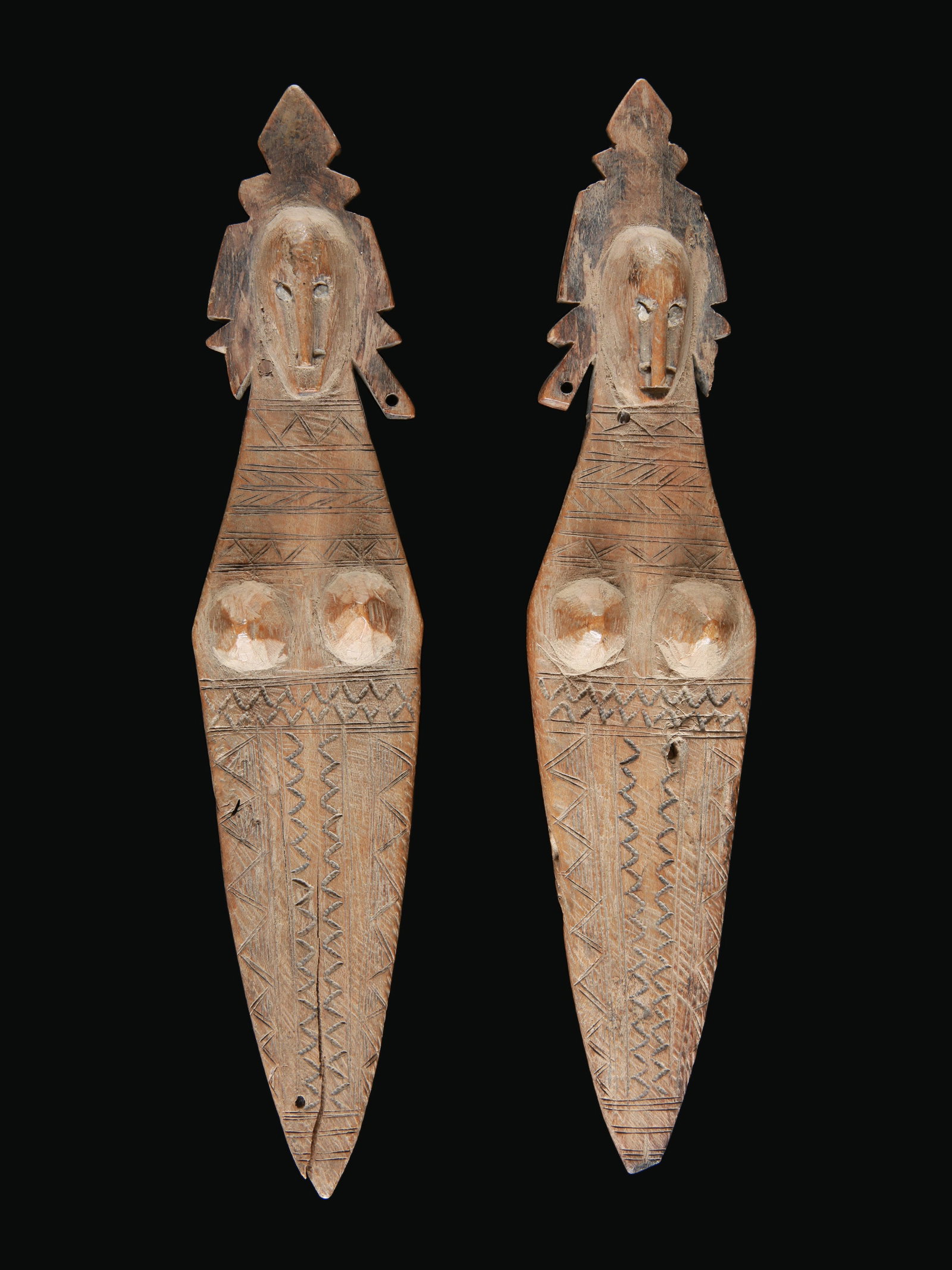 A Bamana Pair of Clappers: Brettchenklappernpaar Bamana. Mali Ohne Sockel / without base Holz. H 34 - 35 cm. Provenienz: - Laurence und Jean-Pierre Boillod (1929-2007), Areuse. 1970 in Djenné erworben. - Hammer Auktionen, 