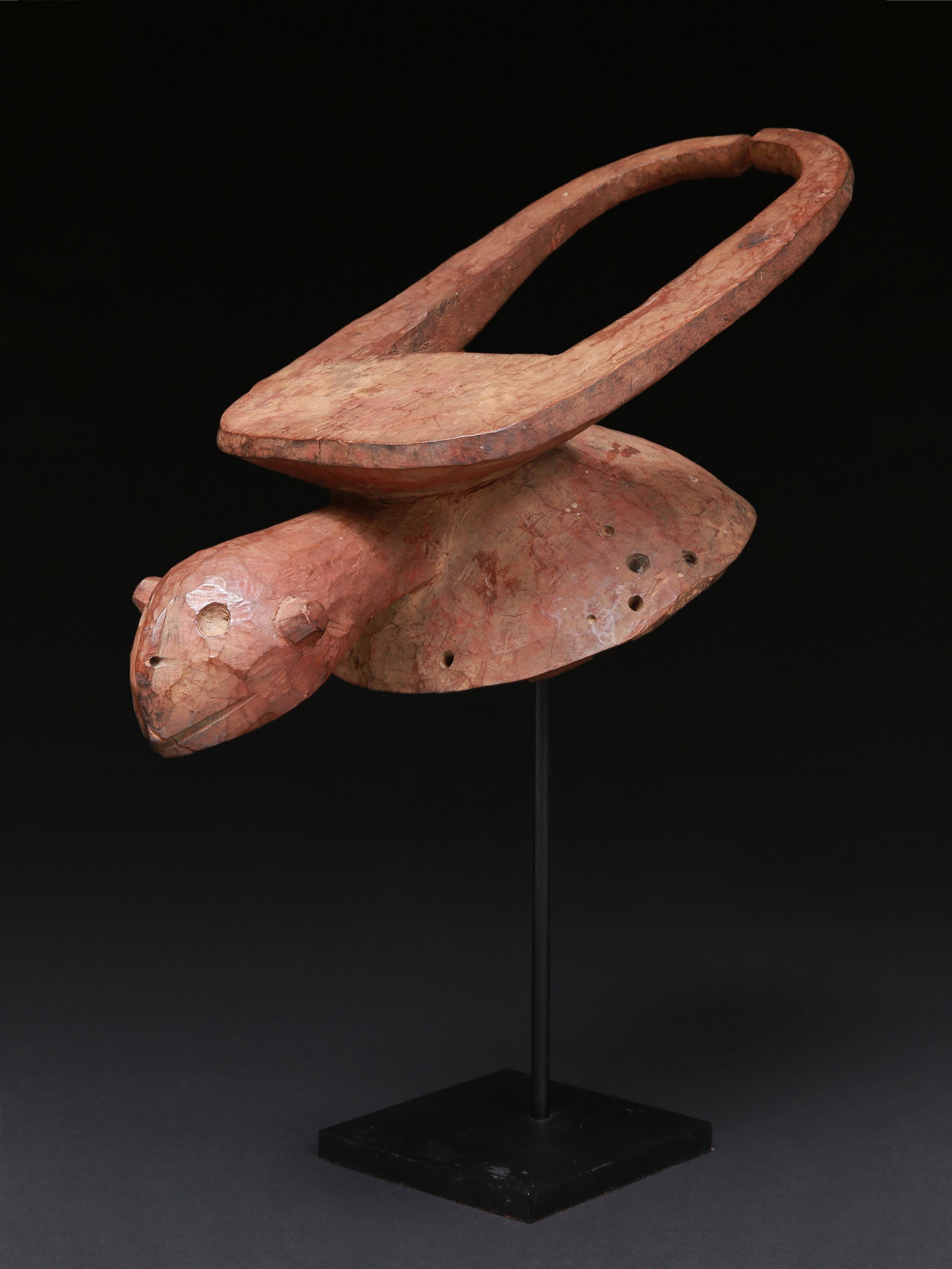 A Kantana zoomorphic Headdress: Zoomorpher Kopfaufsatz Kantana. Nigeria Mit Sockel / with base Holz. L 44 cm. Provenienz: - Galerie Afrique, Alain Dufour, Ramatuelle. - Lucien Van de Velde, Antwerpen. - Jean Willy Mestach (1926-2014