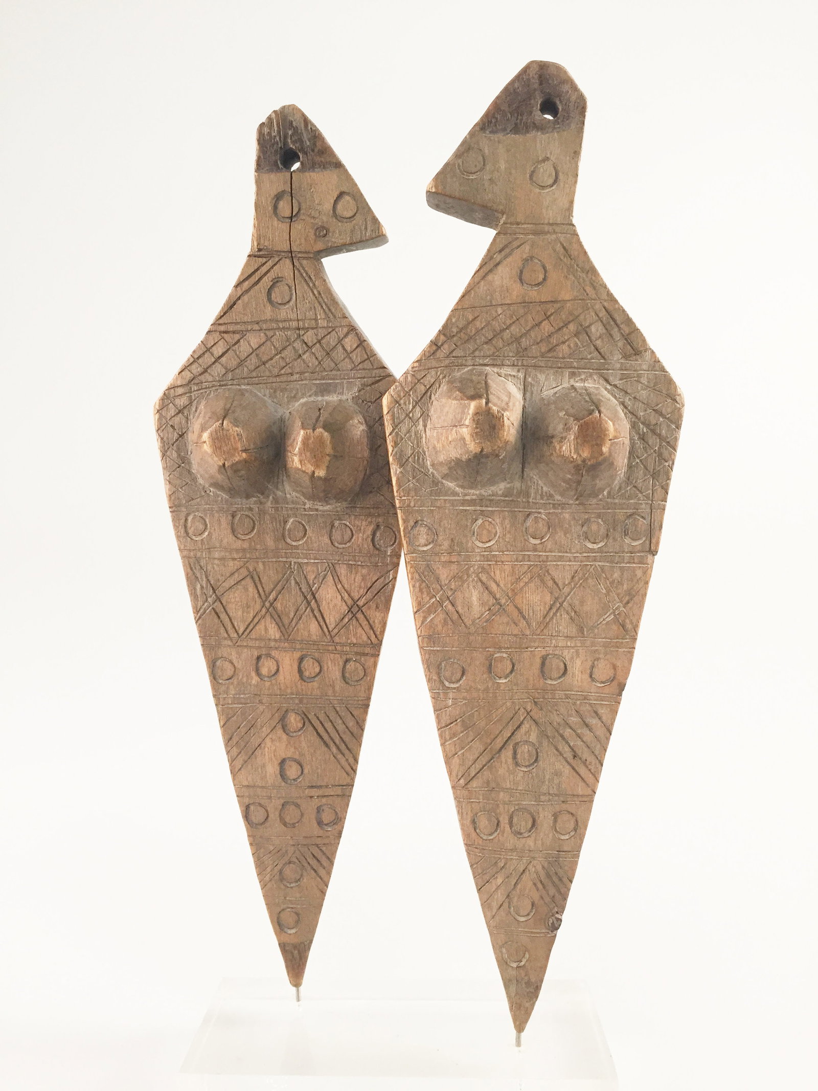 A Bamana Pair of Clappers: Brettchenklappernpaar Bozo. Mali Mit Sockel / with base Holz. H 26,5 cm. Provenienz: - Galerie Walu, Zürich (1991). - Ernest Risch (1927-2015), Oberwil. - Hammer Auktionen, Basel, 12.11.2016,
