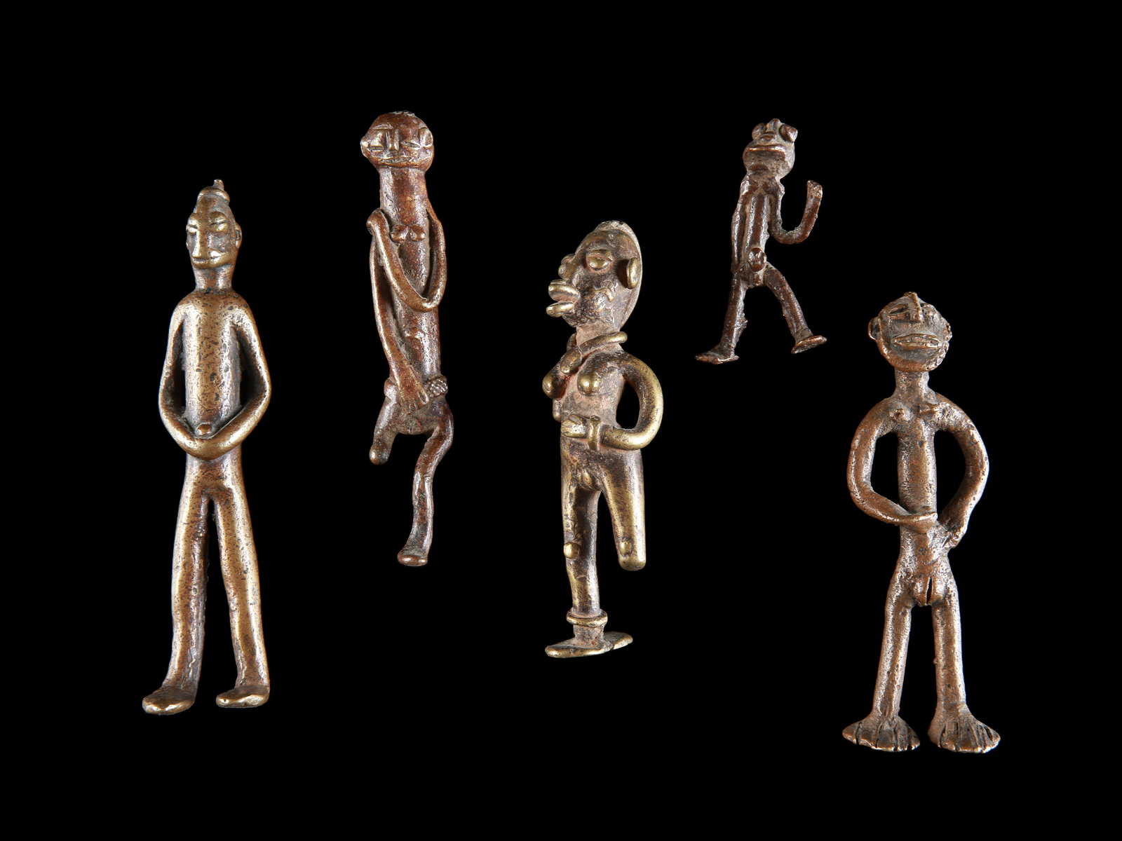 5 figurative Bronze Miniatures: 5 figürliche Miniaturen Lobi. Burkina Faso Ohne Sockel / without base Gelbguss. H 7 - 14 cm. Provenienz: Laurence und Jean-Pierre Boillod (1929-2007), Areuse. Laurence und Jean-Pierre Boillod (19