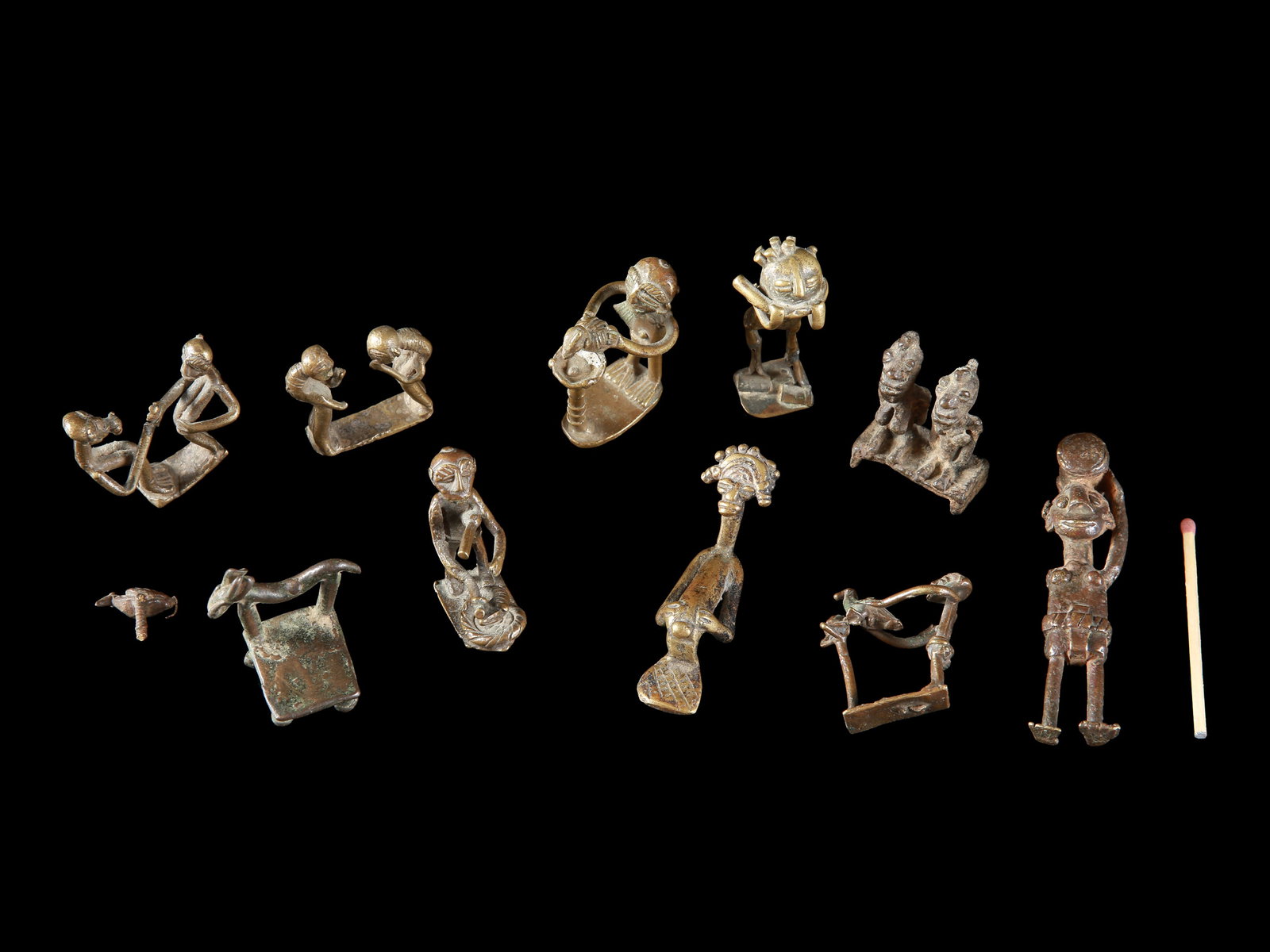 11 figurative Bronze Miniatures - 2