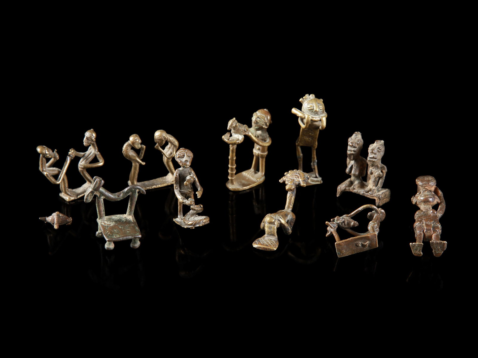 11 figurative Bronze Miniatures - 3