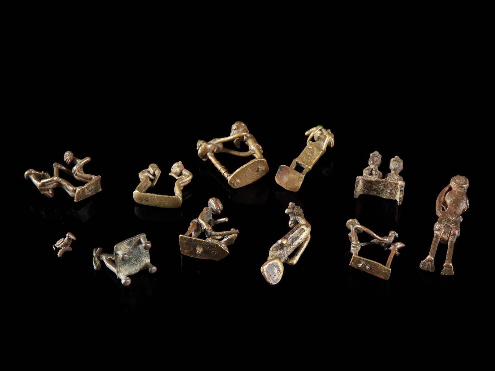 11 figurative Bronze Miniatures - 4