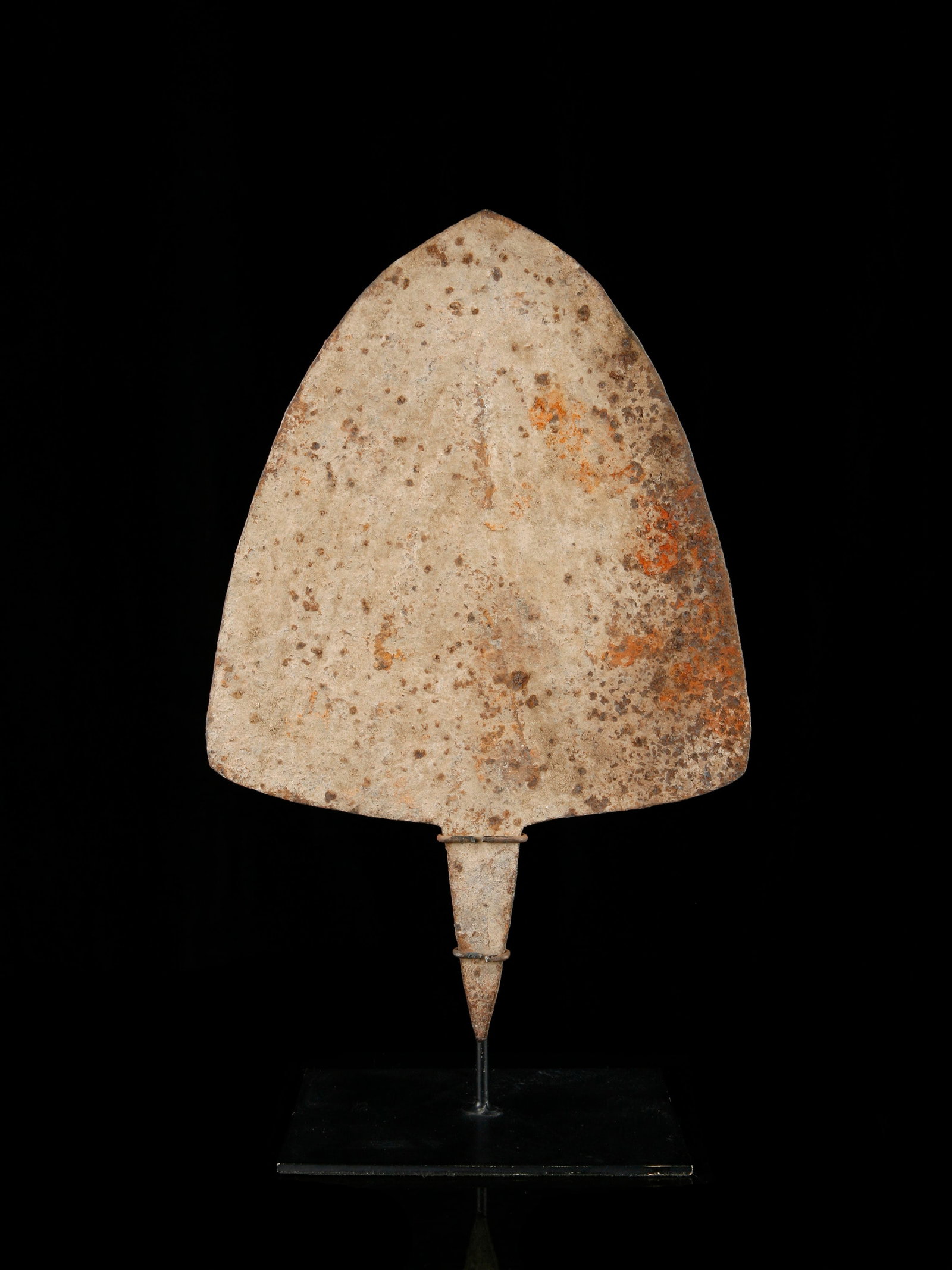 Pre-Coinage Currency: Vormünzliches Zahlungsmittel Mambila. Nigeria Mit Sockel / with base Eisen. H 26 cm. Provenienz: - Gottfried Honegger (1917-2016), Zürich. - Hammer Auktionen, Basel, 12.06.2018, Lot 37. -