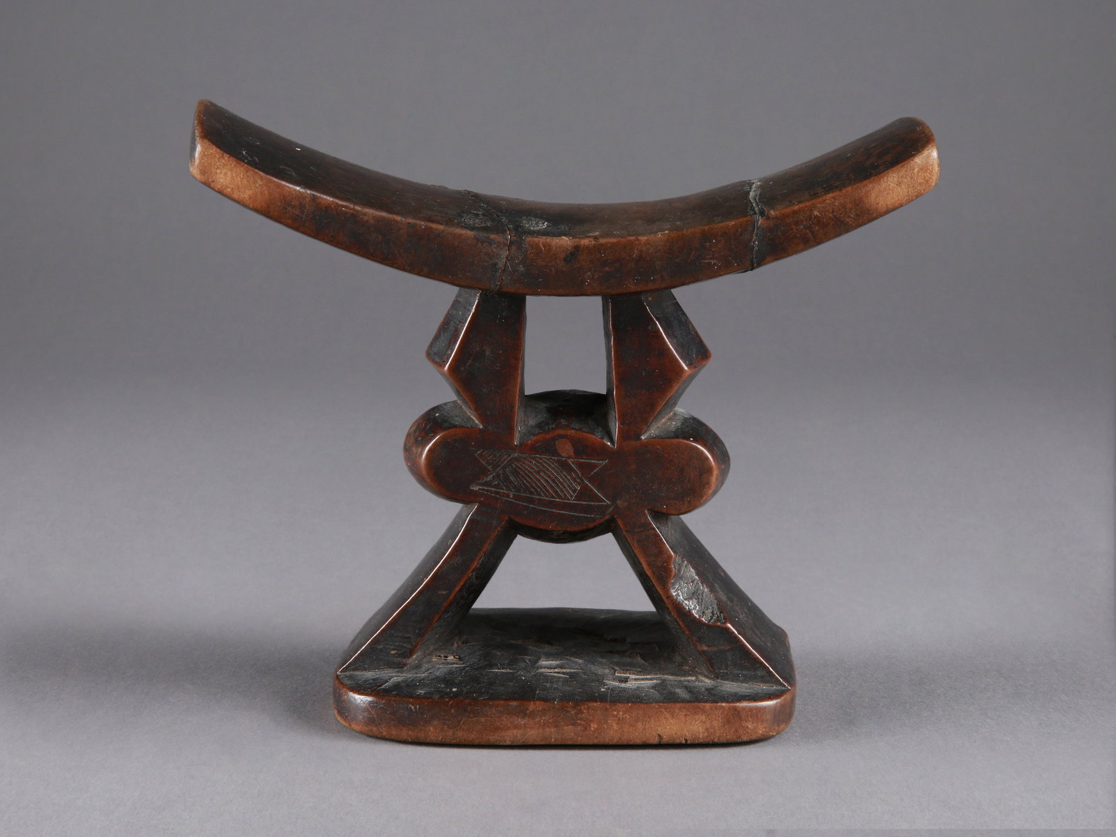 A Shona Headrest, "mutsago" - 3