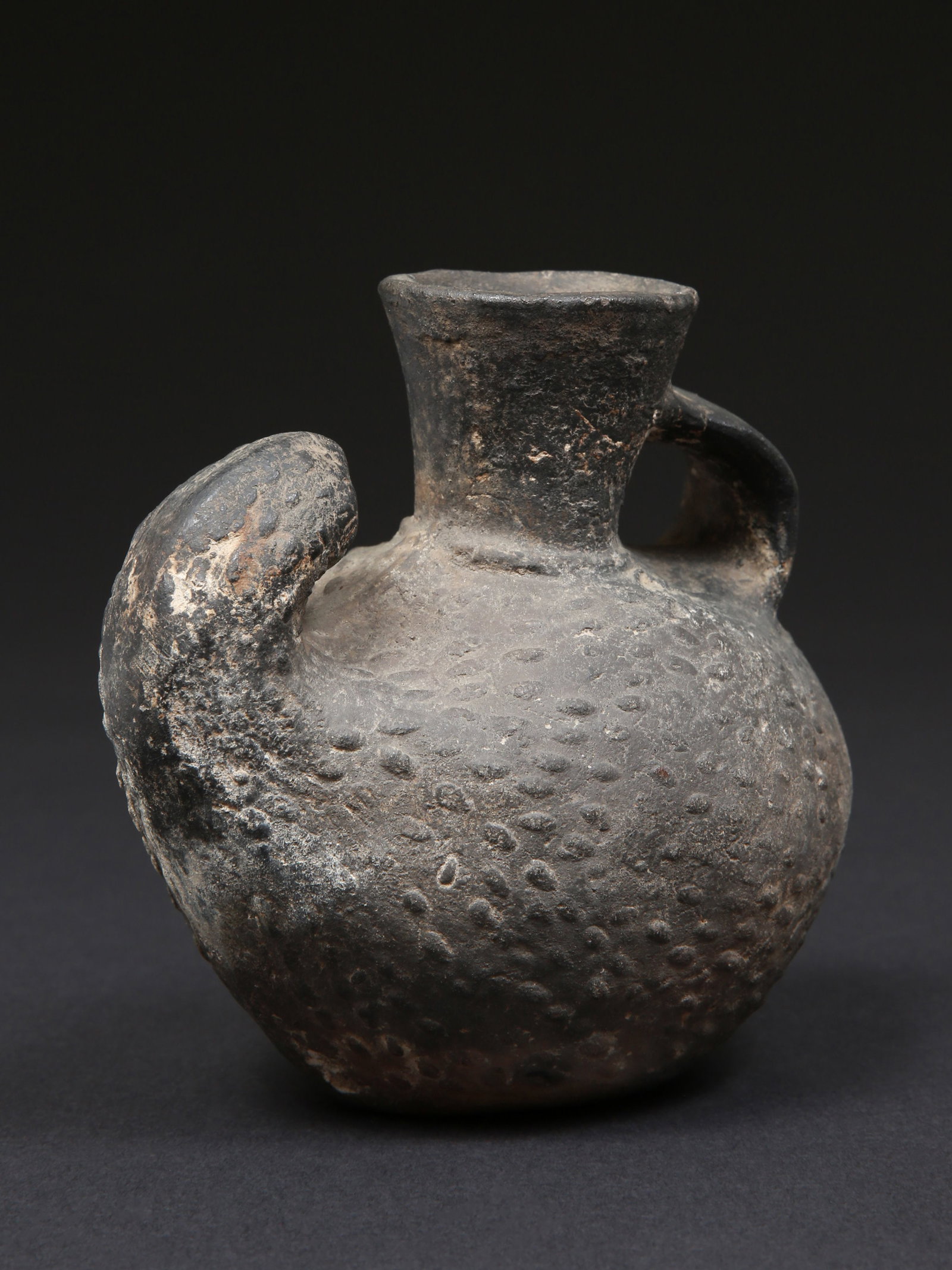A Chimú Jar representing a Squash, 20th Century (1 of 11)
