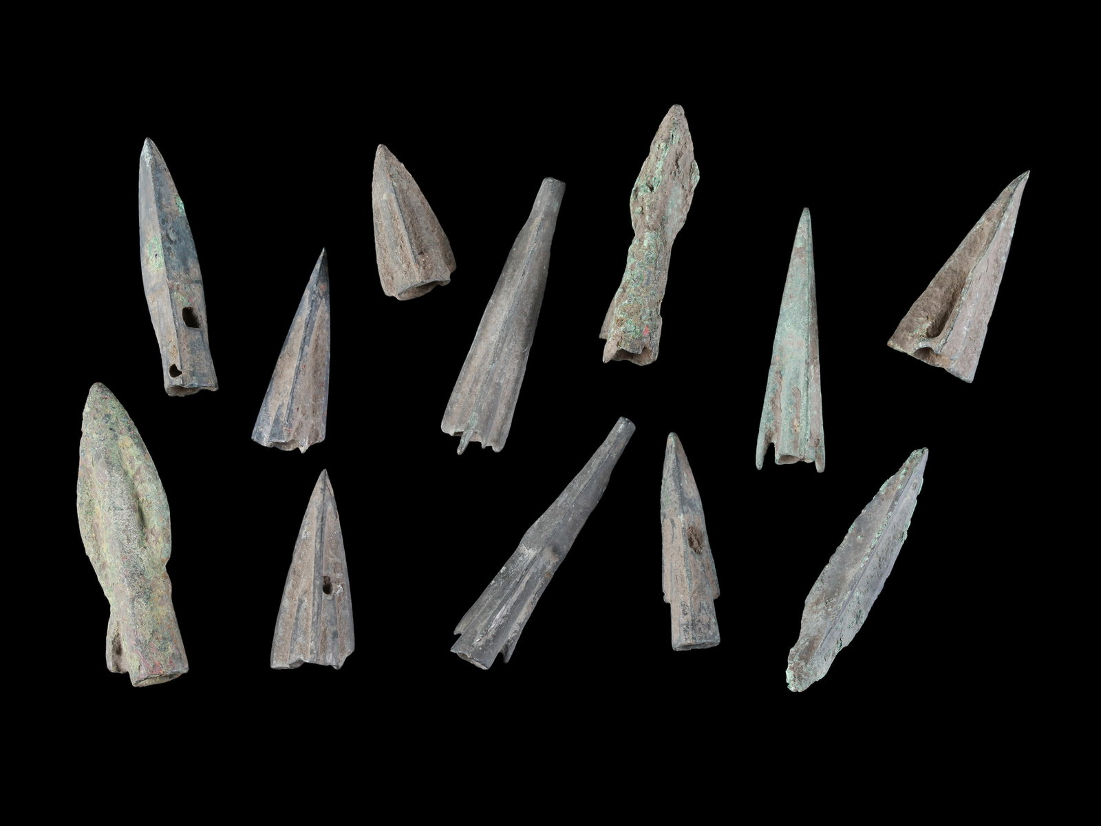 12 Bronze Age Arrowheads - 4
