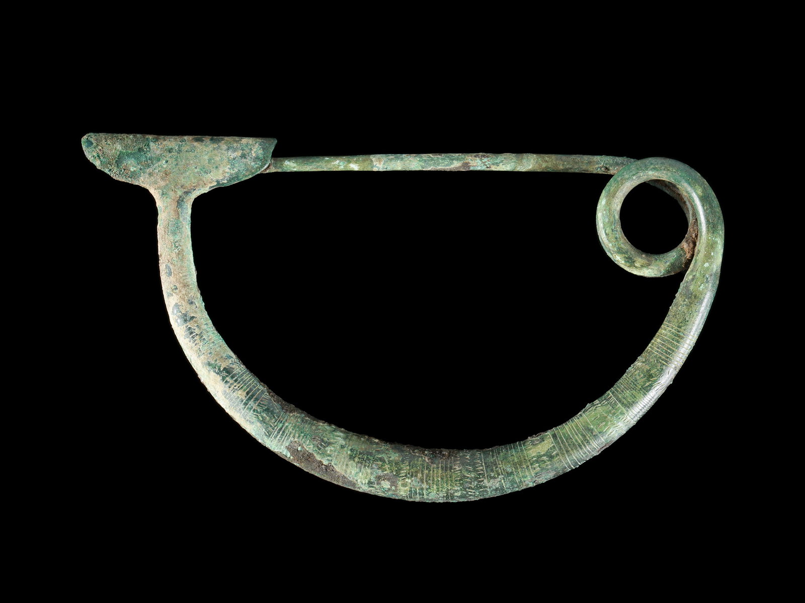 An Italic Arched Brooch: Bogenfibel Italisch Ohne Sockel / without base Kupferlegierung. H 8 cm. B 7,5 cm. L 13,5 cm. Provenienz: - Sammlung Odermatt, Zürich, 1970er-1980er Jahre. - Gorny & Mosch, München