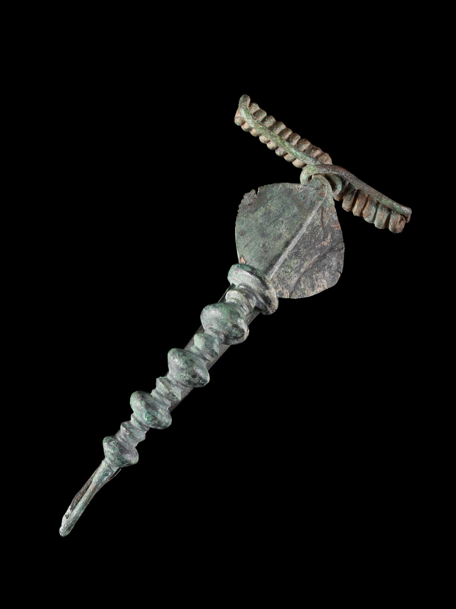 A Greek Arched Brooch: Bogenbrosche Griechisch Ohne Sockel / without base Kupferlegierung. H 14,5 cm. B 6,5 cm. Provenienz: - Herr M. S., österreichische Privatsammlung. - TimeLine Auctions, Harwich, 23.02.2021, Lot 06