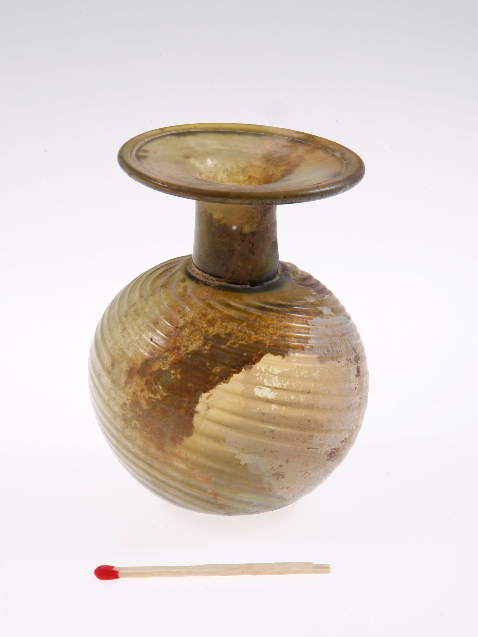 A Ribbed Sprinkler Flask - 9