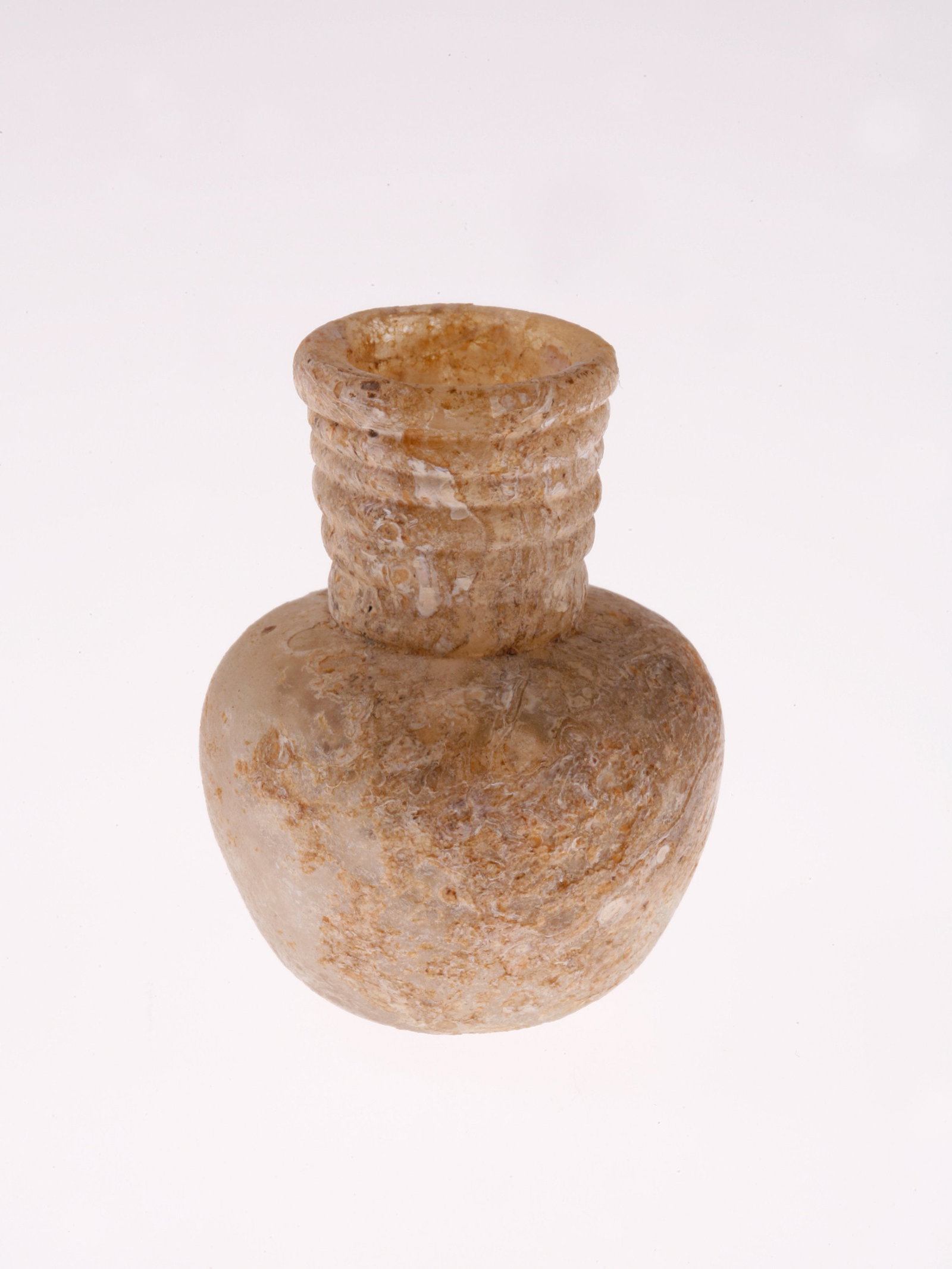 A Glass Sprinkler: Glasflakon Östlicher Mittelmeerraum Ohne Sockel / without base Glas. H 4 cm. Provenienz: - Schuler Auktionen, Zürich (2019). - Hammer Auktionen, Basel (26.09.2019, Lot 186). - Claudine (1952