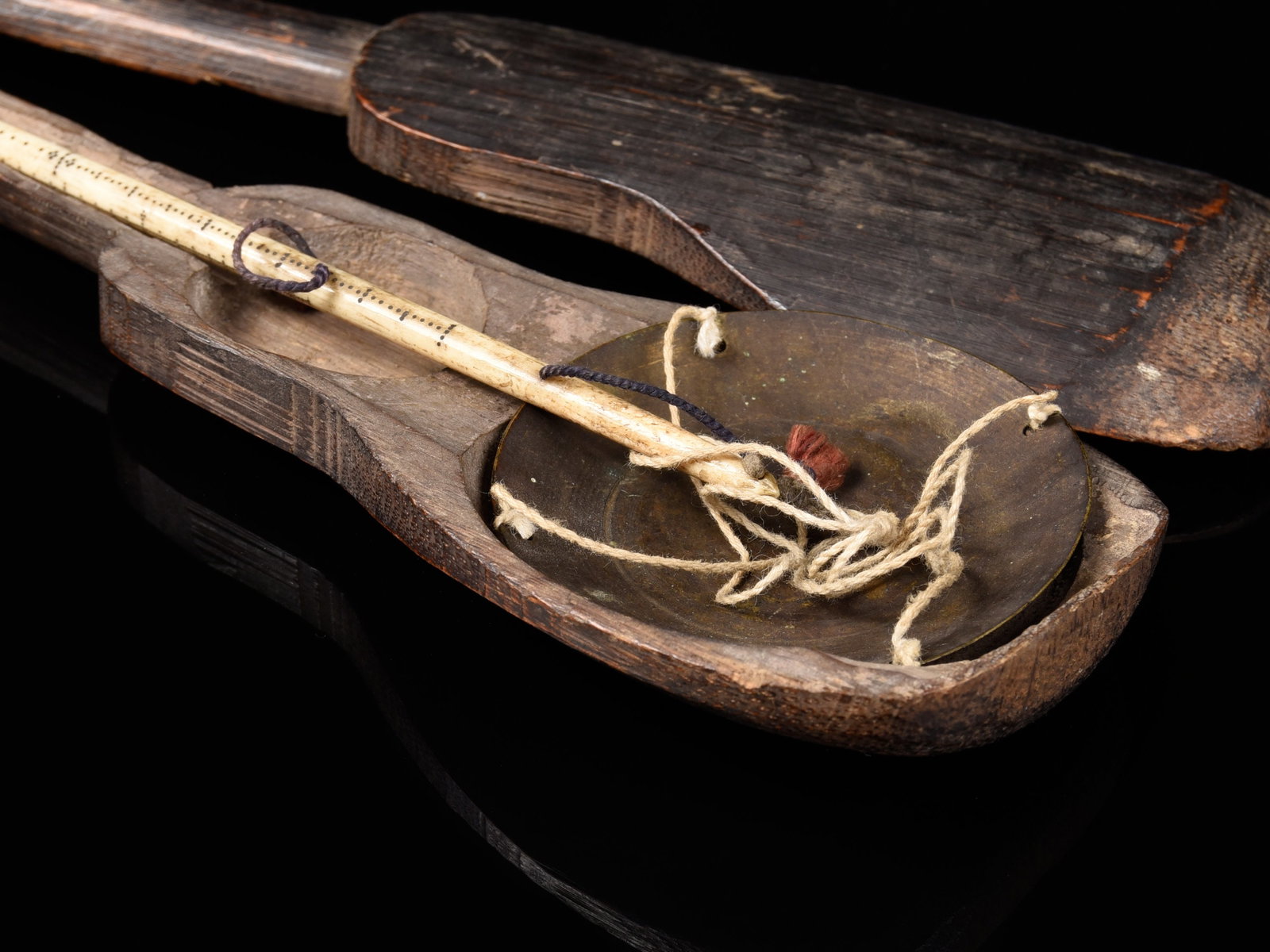 A Thai Opium Scale in a wooden Box (1 of 8)