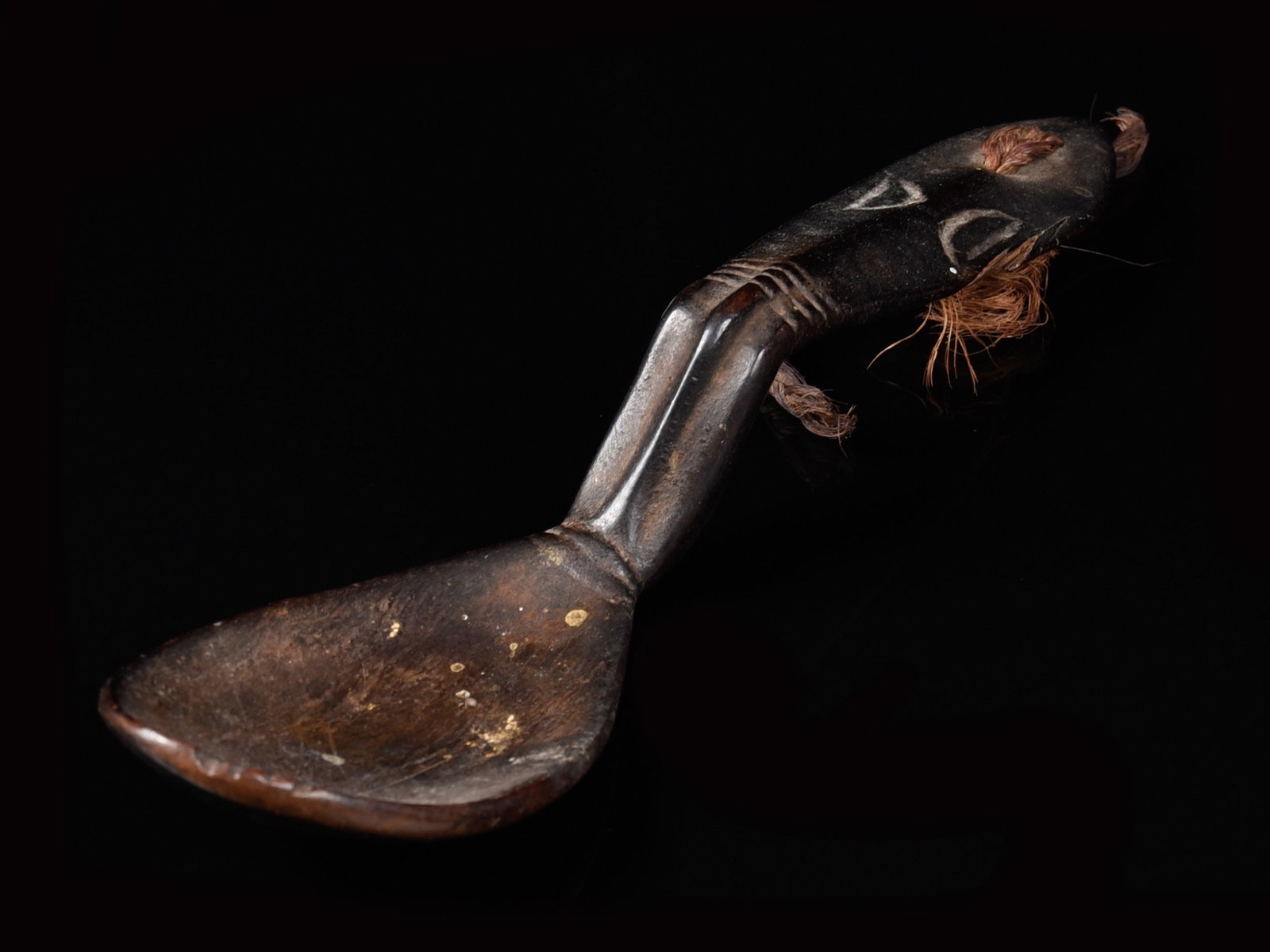 An Ifugao (?) Spoon: Löffel Ifugao (?). Philippinen Ohne Sockel / without base Holz. L 18,5 cm. Provenienz: - Kurt Hösli-Brutschin (1928-2006), Basel. - Hammer Auktionen Basel, 12.10.2018, Lot 104. - Claudine (1