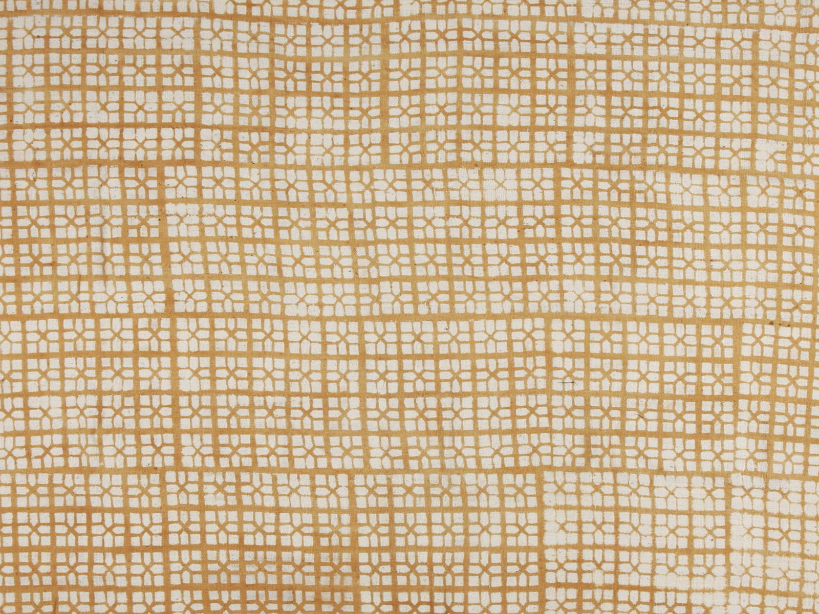 A Bamana Woven Fabric, "Bògòlanfini" (mud-dyed cloth): Wickelgewand, "Bògòlanfini" Bamana. Mali Ohne Sockel / without base Baumwolle. B 112 cm. L 230 cm. Provenienz: - Galerie Walu, Zürich (vor 1999). - Hammer Auktionen, Basel, 30.05.2024,