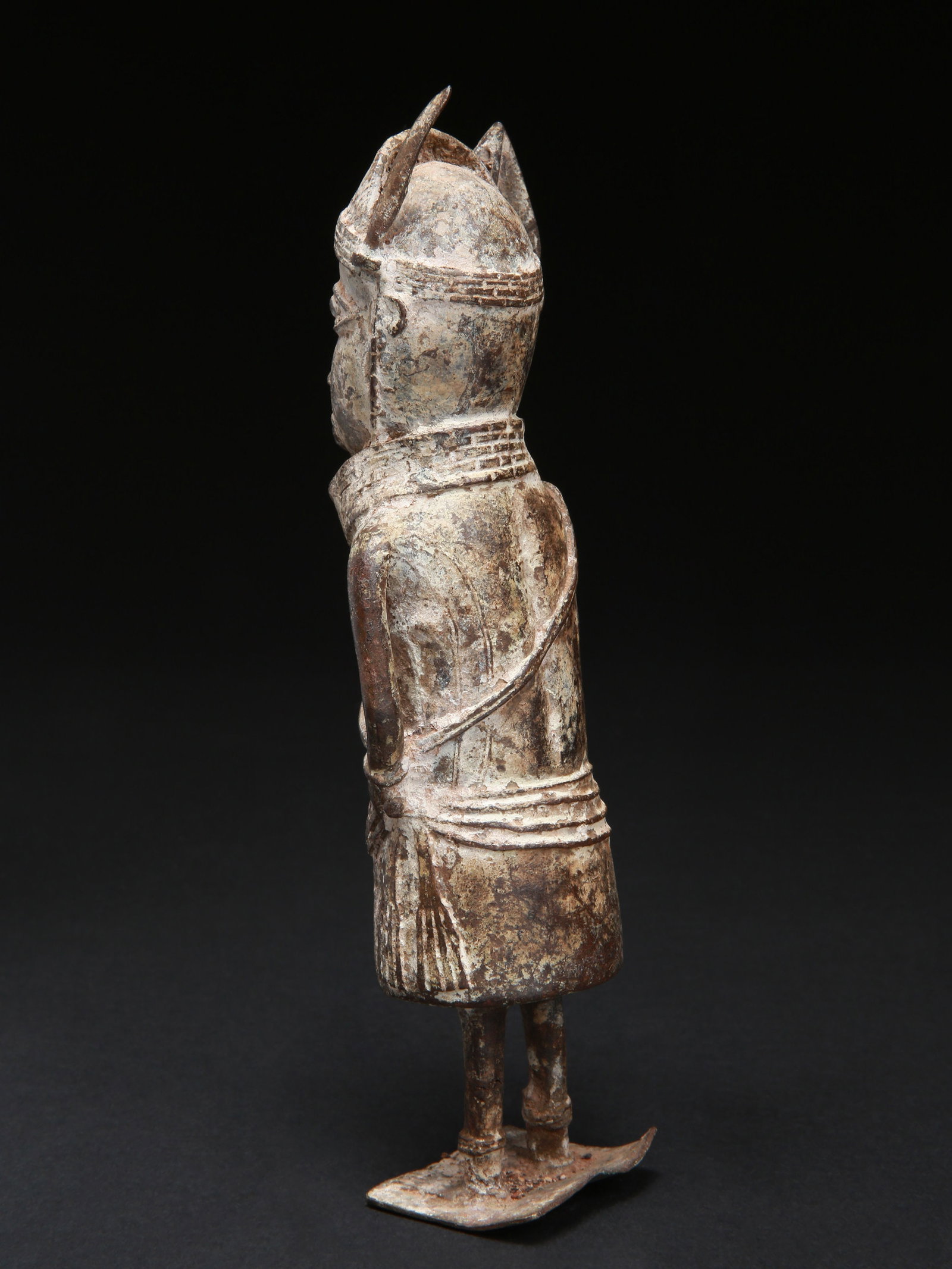 An Edo Commemorative Figure - 8