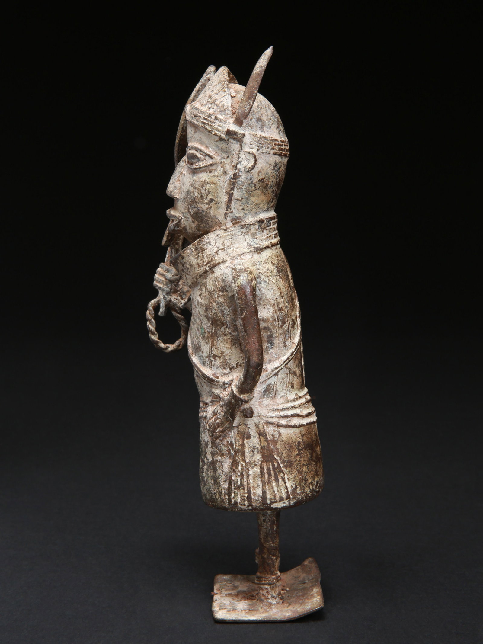 An Edo Commemorative Figure - 9