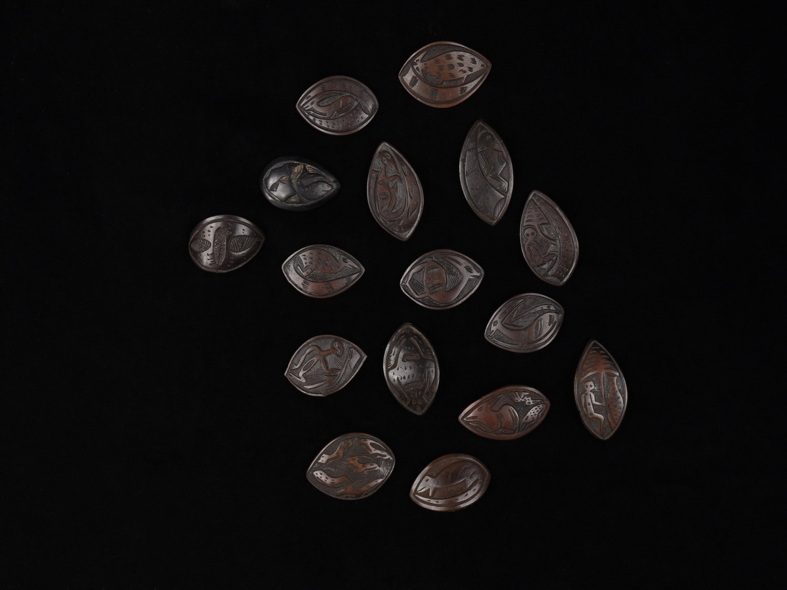 16 Beti Nutshell Game Stones, "abbia" (1 of 18)
