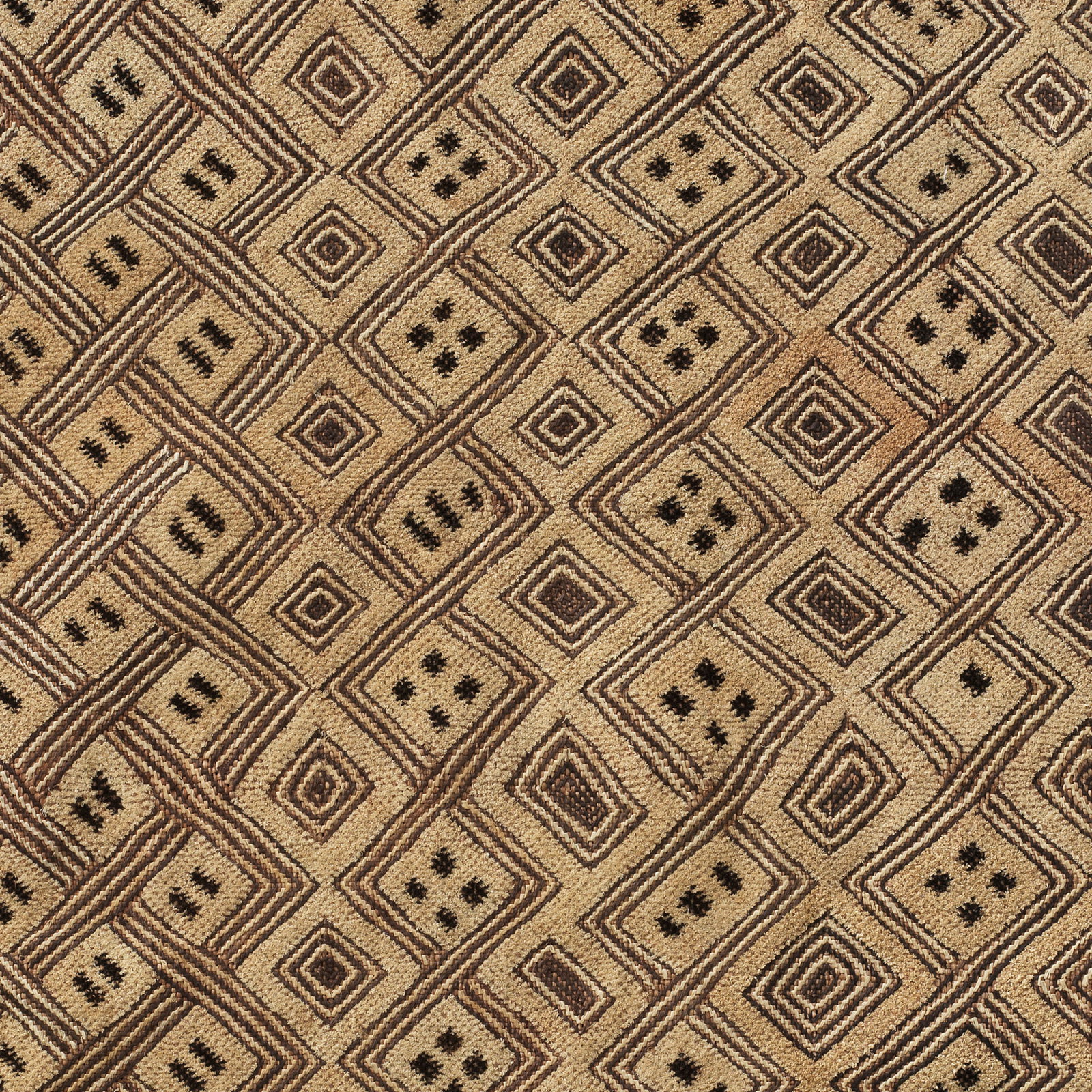 A Kuba Textile Prestige Panel and Currency, "mbal": Raphia-Plüschgewebe, "mbal" Kuba-Shoowa. DR Kongo Ohne Sockel / without base Raphia. B 60 cm. L 72 cm. Provenienz: Galerie Walu, Basel. Eine bemerkenswerte Ausnahmeerscheinung innerhalb der