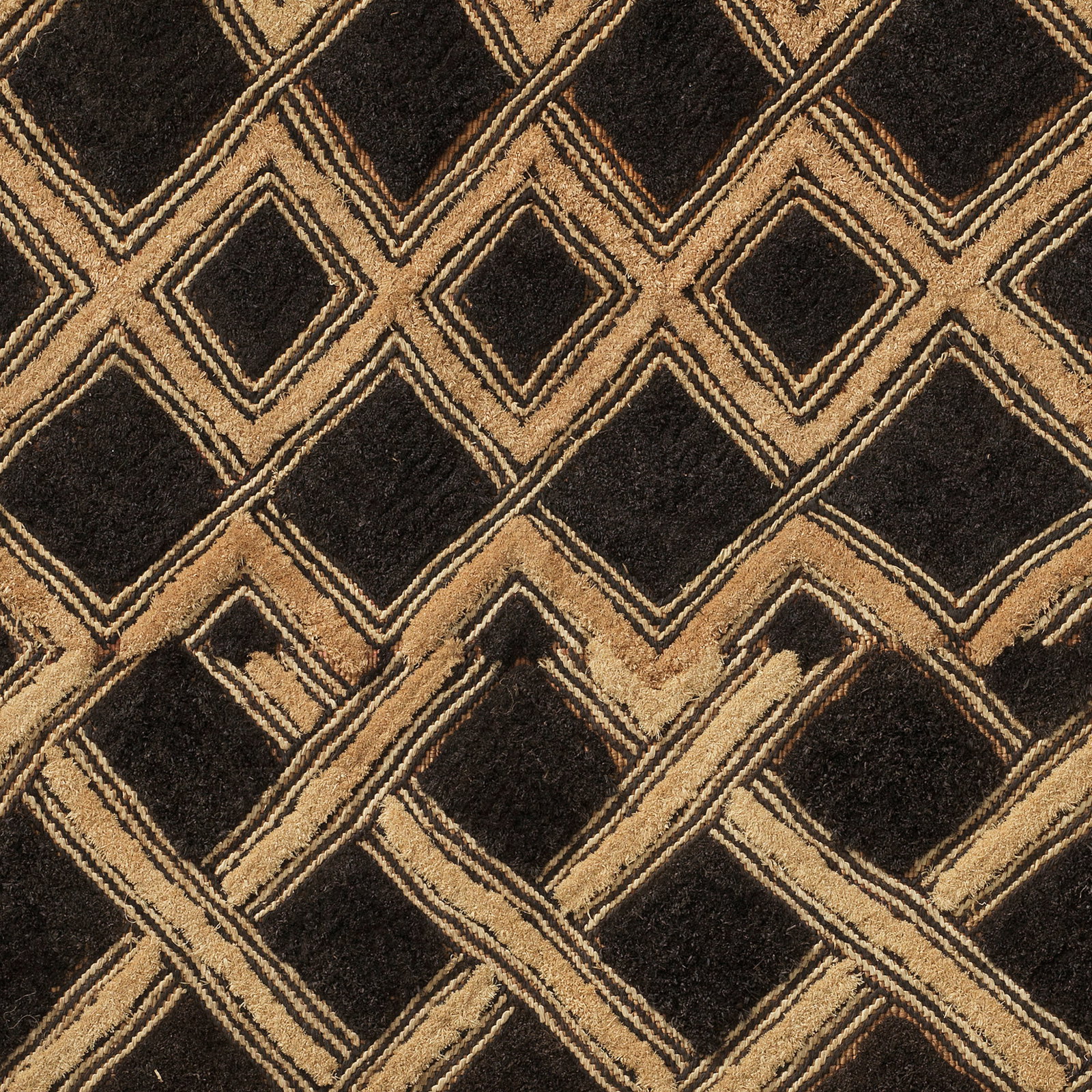 A Kuba Textile Prestige Panel and Currency, "mbal": Raphia-Plüschgewebe, "mbal" Kuba-Shoowa. DR Kongo Ohne Sockel / without base Raphia. B 56 cm. L 69 cm. Provenienz: Galerie Walu, Basel. Eine bemerkenswerte Ausnahmeerscheinung innerhalb der
