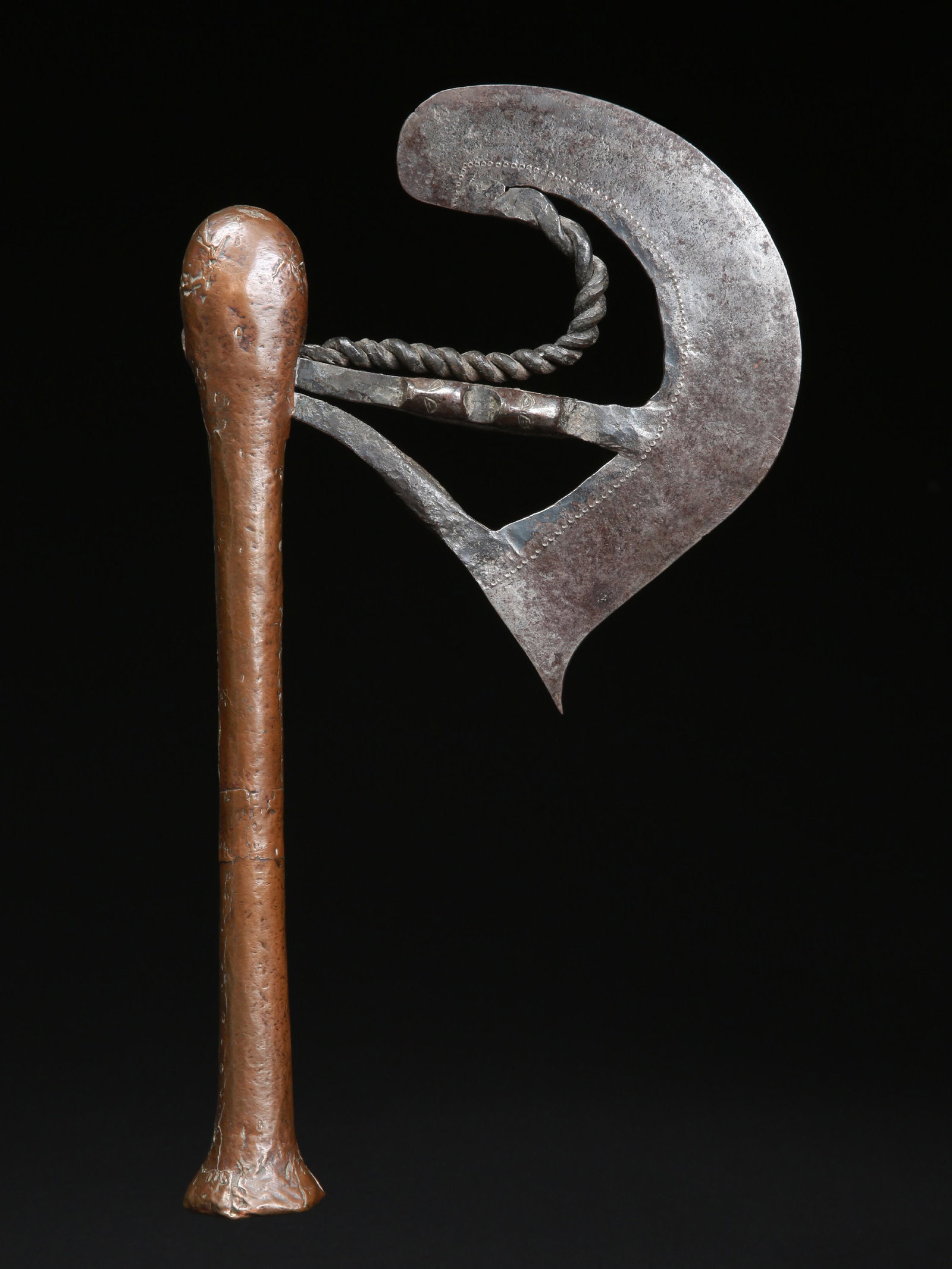 A Songye Ceremonial Axe, "kilonda": Zeremonialaxt, "kilonda" Songye. DR Kongo Ohne Sockel / without base Holz, Eisen, Kupfer. H 40 cm. B 22 cm. Provenienz: - französische Privatsammlung. - Schweizer Privatsammlung, Basel.