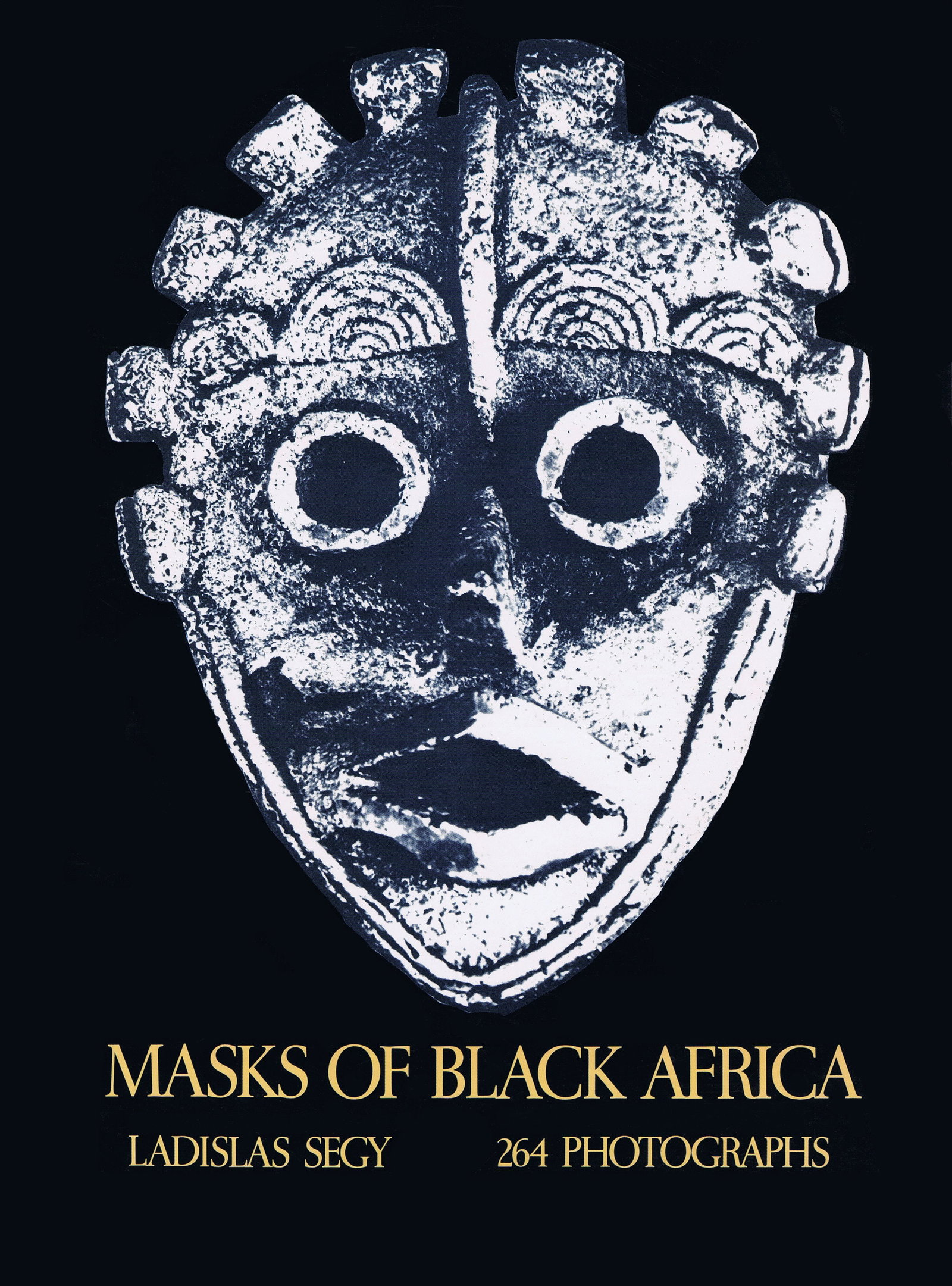 Masks of Black Africa: Masks of Black Africa Segy, Ladislas New York: Dover Publications Inc (1976) ISBN: 0-486-23181-X English Text/Edition 248 pages 264 b/w illustrations Softcover 28 cm 720 g CHF 10 / 20