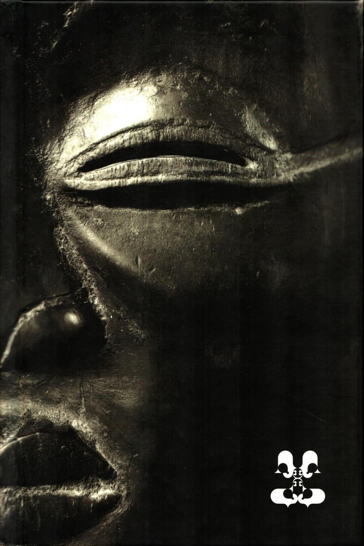 African Art: African Art presented by Bernard Dulon at Barry Friedman and Robert Vallois Gallery, New York Bernard Dulon, New York (2004) English Text/Edition 58 pages Numerous illustrations Hardcover 14.5 x 22