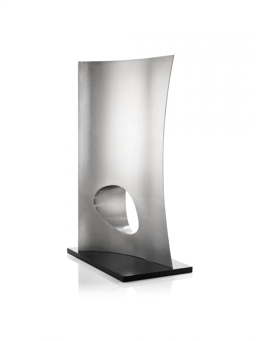 ROBERT ADAMS (1917 - 1984): 3 ROBERT ADAMS (1917 - 1984) Crescent Edge (1972), 1/6 Stahl. H 126 cm. B 46 cm. L 79 cm. Provenienz: - Gimpel Fils, London. - Rudolf und Leonore Blum, Zumikon. Publiziert: Alastair Grieve, The Sculpt