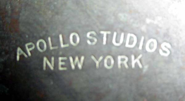 APOLLO STUDIOS N.Y. DESK SET 10037 - 2