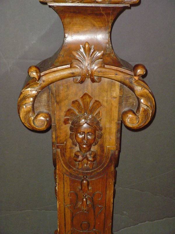 CARVED WALNUT PEDESTAL WITH LADY HEAD 14400 - 4