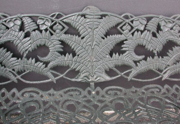 CAST IRON BENCH WITH FERNS 2823A - 4