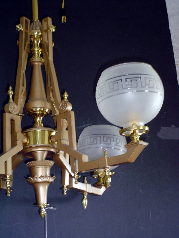 4 ARM RENAISSANCE GAS LIGHT W/ 2 5/8 SHADES 1154 - 3