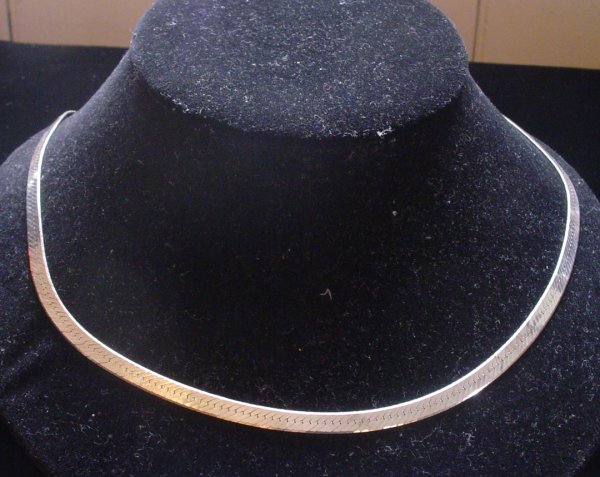 STERLING SILVER NECKLACE WITH THICK CHAIN