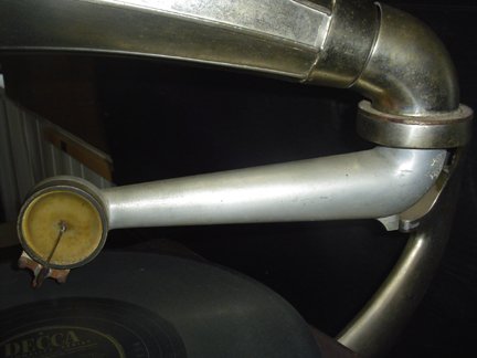 OAK GRAPHOPHONE FROM COLUMBIA RECORDS 3122 - 3