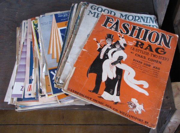 LOT OF SHEET MUSIC 1058