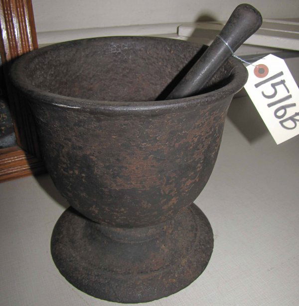 98 ORIGINAL CAST IRON ANTIQUE MORTAR AND PESTLE 1516B