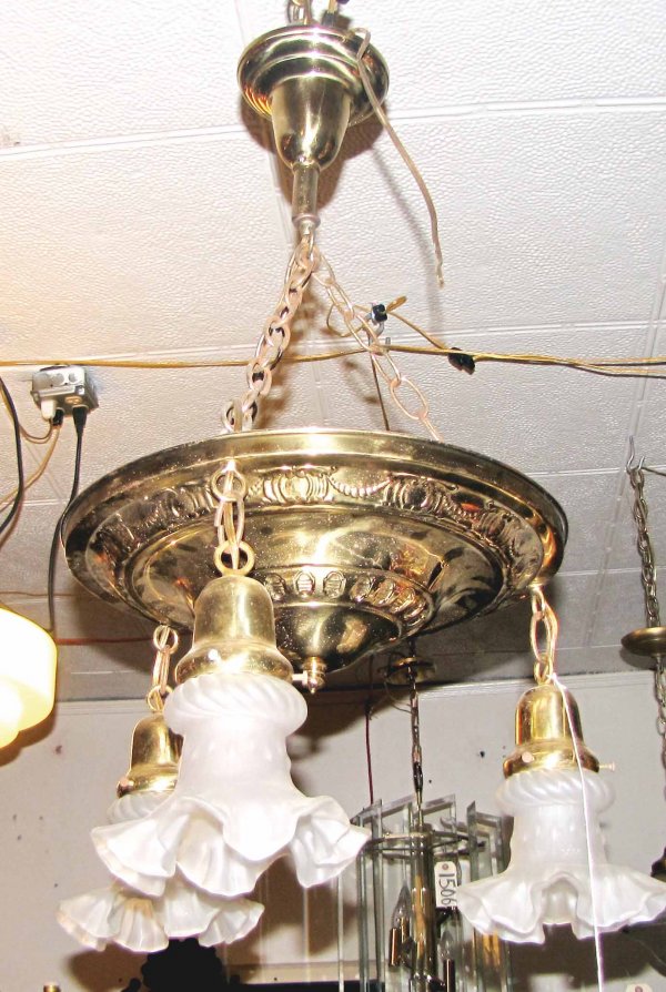 3 DROP HUB CAP LIGHT W/ DECORATIVE SHADES 3746 - 2
