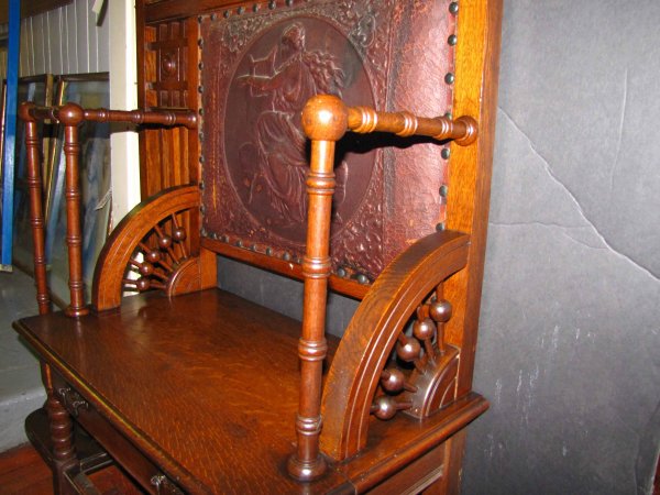 AESTHETIC OAK STICK & BALL HALL SEAT LEATHER 3601 - 5