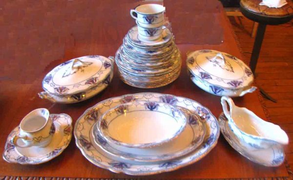 38 PC SWINDON STANLEY POTTERY CHINA-FLOW BLUE 1515: 38 pieces of Swindon Stanley Pottery China - Flow Blue Dimensions: Varied Age: 1900 Material: China