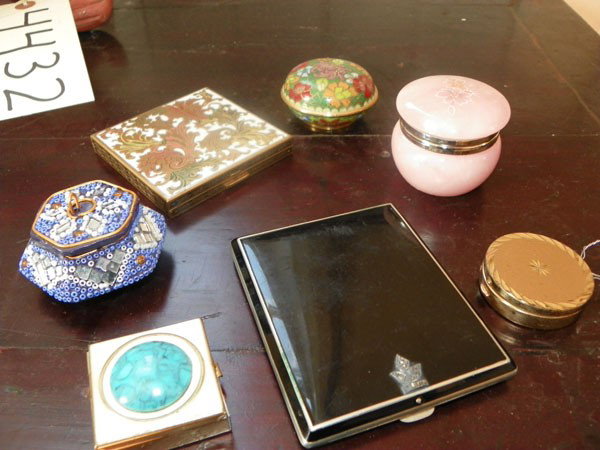 GROUP OF 7 PIECES 4 COMPACTS 3 DRESSER BOXES 4438B: Grouping of seven fancy dresser pieces including four compacts (one champleve) and three dresser boxes (one champleve) Various sizes. Age: Mix. Material: bronze, champleve, glass, metal, etc.