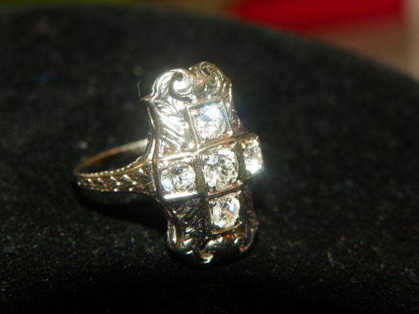 VINTAGE 1.4 TCW 5 DIAMOND RING 18K WHITE GOLD 1589: Vintage 1.4 Total Carat Weight 5 diamond ring in 18k white gold setting. VS/G-Color. Size 4. Material: 18k White gold & Diamond Age: Circa 1950