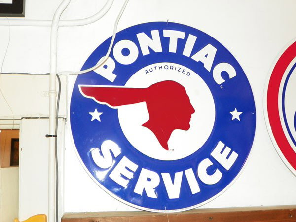 CONTEMP ROUND TIN SIGN PONTIAC 4337B