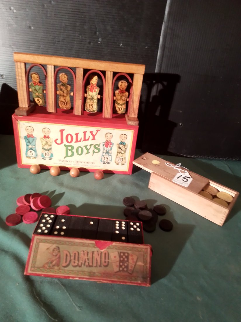 Early 20th century wood games, jolly boys, Domino's and checkers (1 of 10)