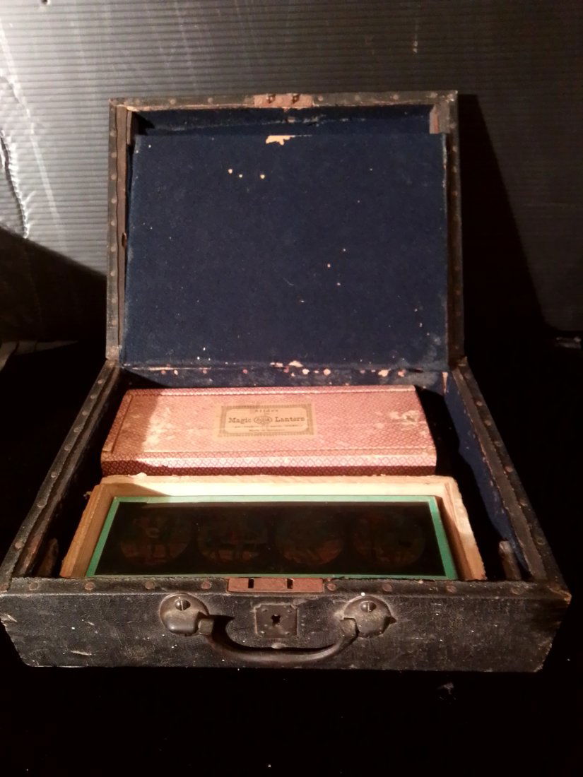 Antique German magic lantern slides and antique box (1 of 11)