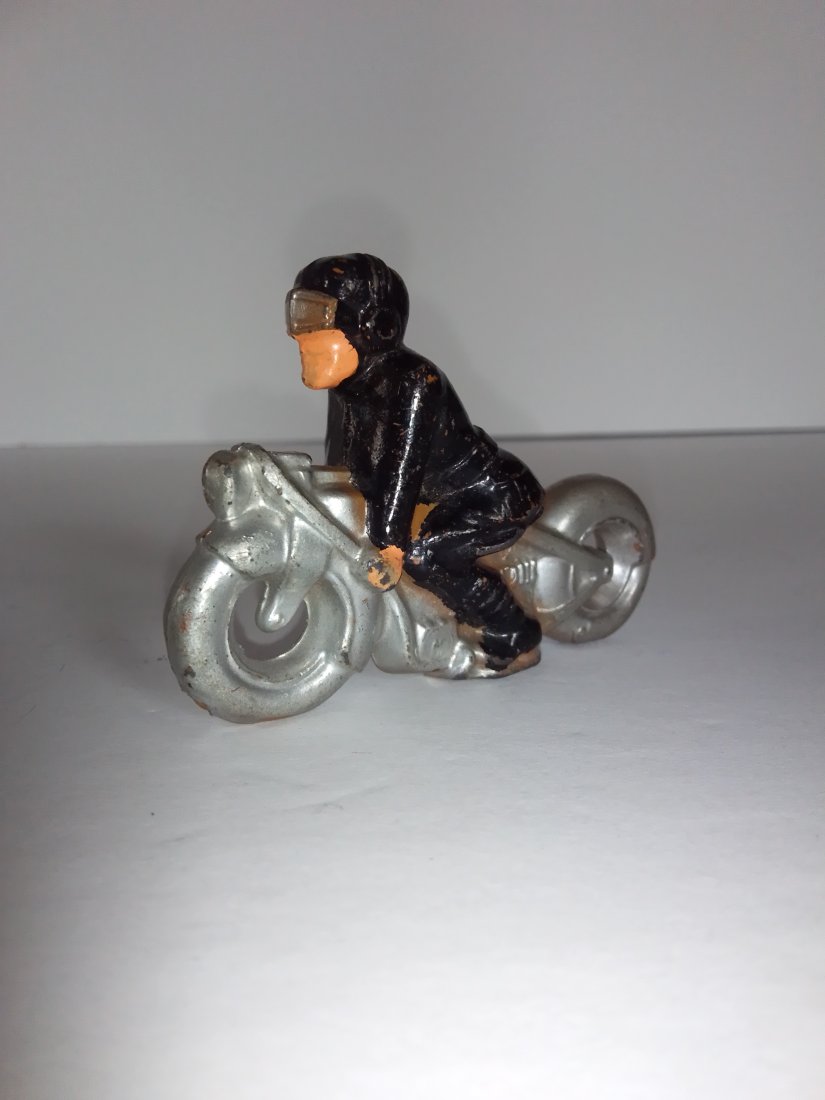 Vintage lead toy soldier- Manoil #12 rare black uniform on Indian motorcycle with goggles (1 of 6)