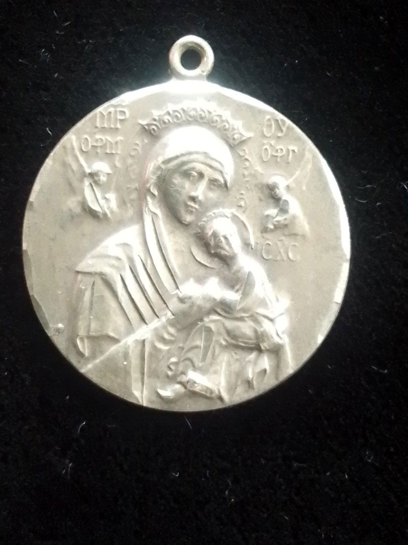 Vintage BU Sterling pendant of Madonna and child, Mary and Jesus, 7/8" Dia. .14 troy ounces (1 of 3)
