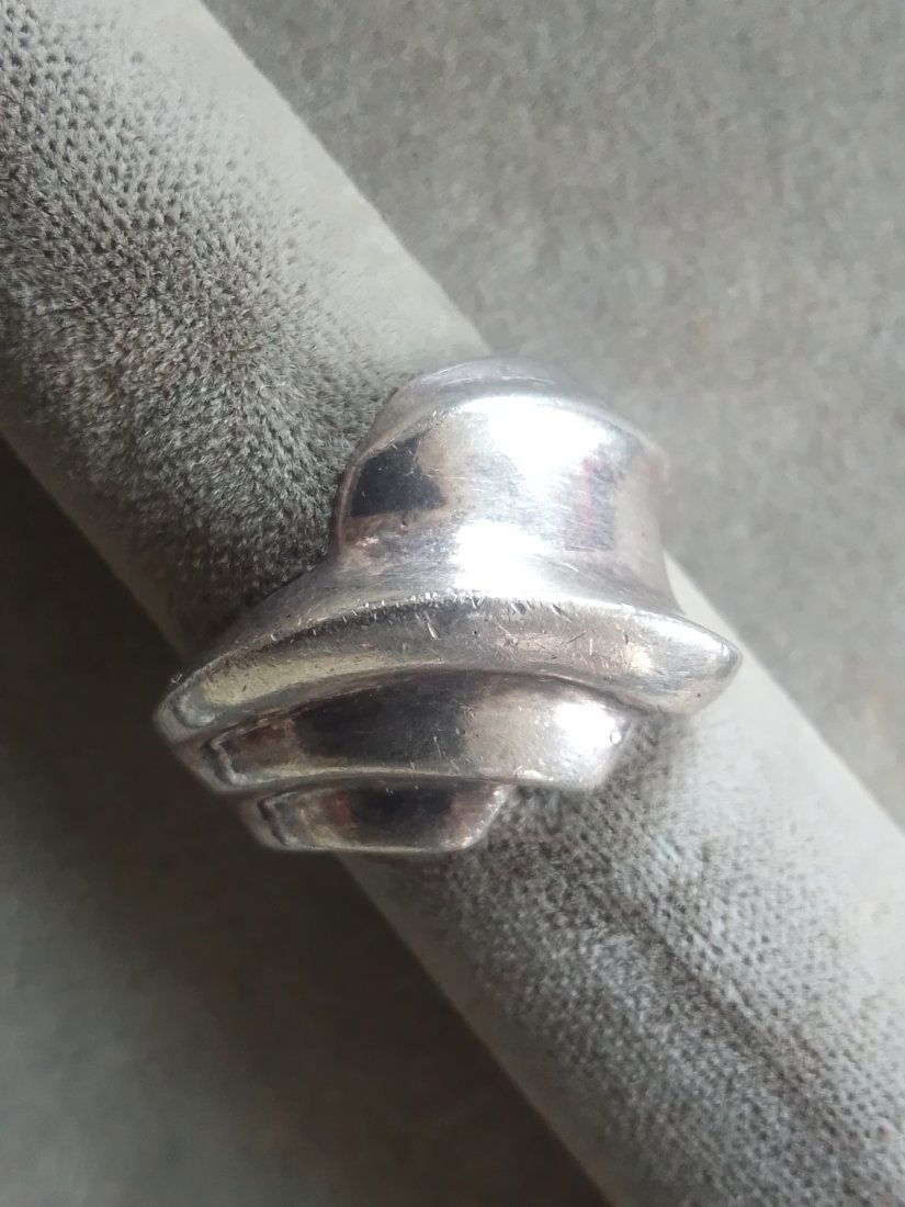 Vintage 925 Sterling modernist spiral fluted ribbed ring, size 7 1/2,  .28 troy ounces (1 of 8)