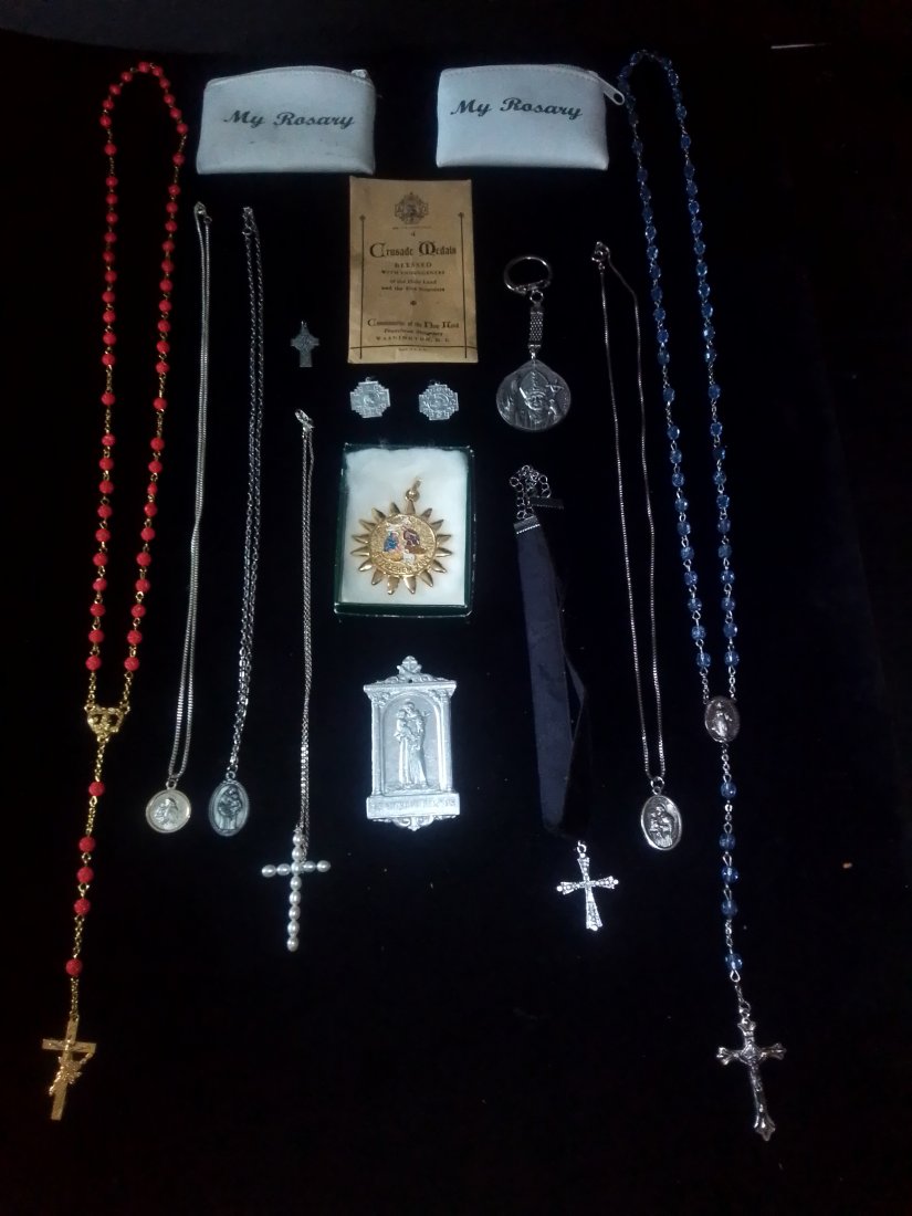 Lot of religious items, red Rose & blue rosary beads, Pope, Bethlehem, crusade metals etc. (1 of 12)