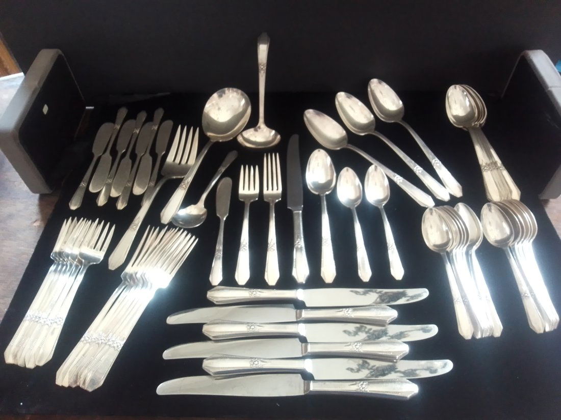 Vintage MCM International silver festival pattern 52 piece silver Hiawatha plate flatware set (1 of 12)