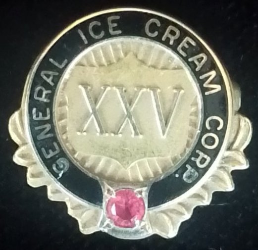 Small rare B B Co vintage pin 14 K Gold w/ Ruby general ice cream Corp XXV: Small rare B B Co vintage pin 14 K Gold w/ Ruby general ice cream Corp XXV. From a quick search online I found that the general ice cream Corp was located in Providence Rhode Island in which was just 